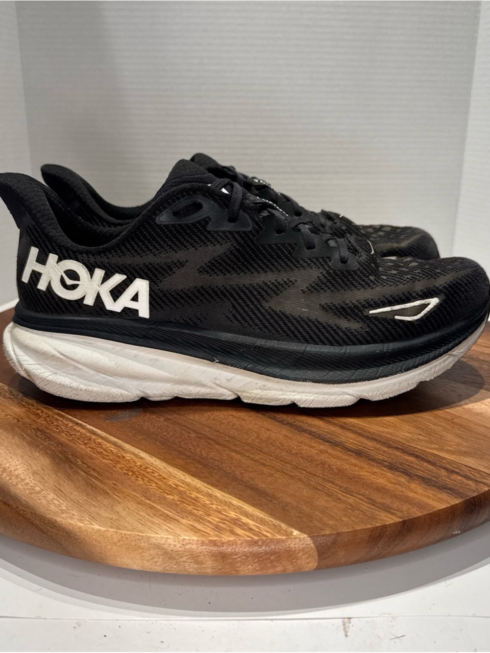 Hoka One One Clifton 9 Athletic Sneaker Men's Size 12D Running Shoes
